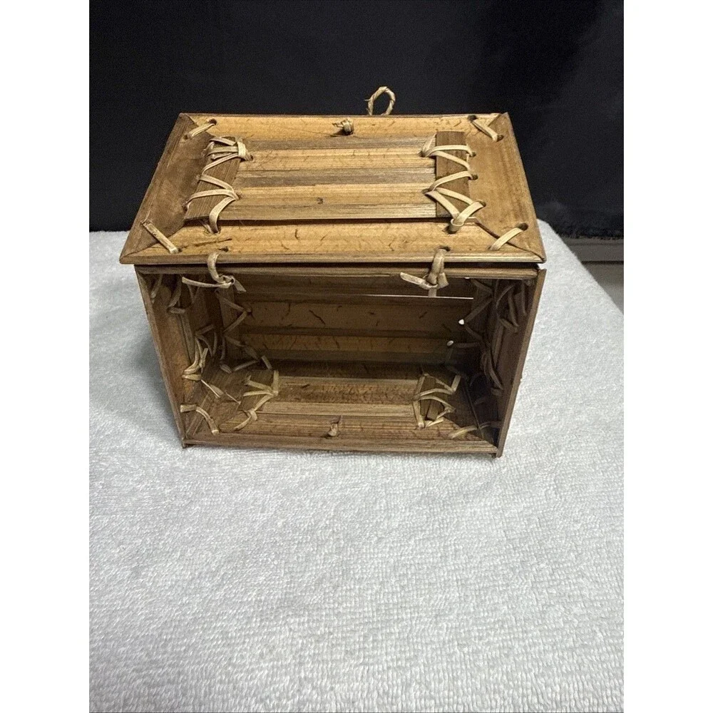 Numi Bamboo Tea Chest Storage Box 8 Tea Organizer Woven Reed Trim 6X4x3
